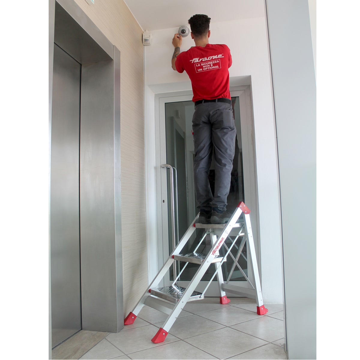 Alumīnija kāpnes ar platformu Faraone SGP - Fotoattēls 72055